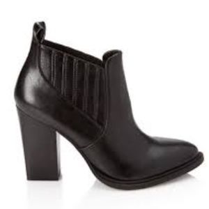 *Bundle Only* NEW Leather Pleated Chelsea Boots